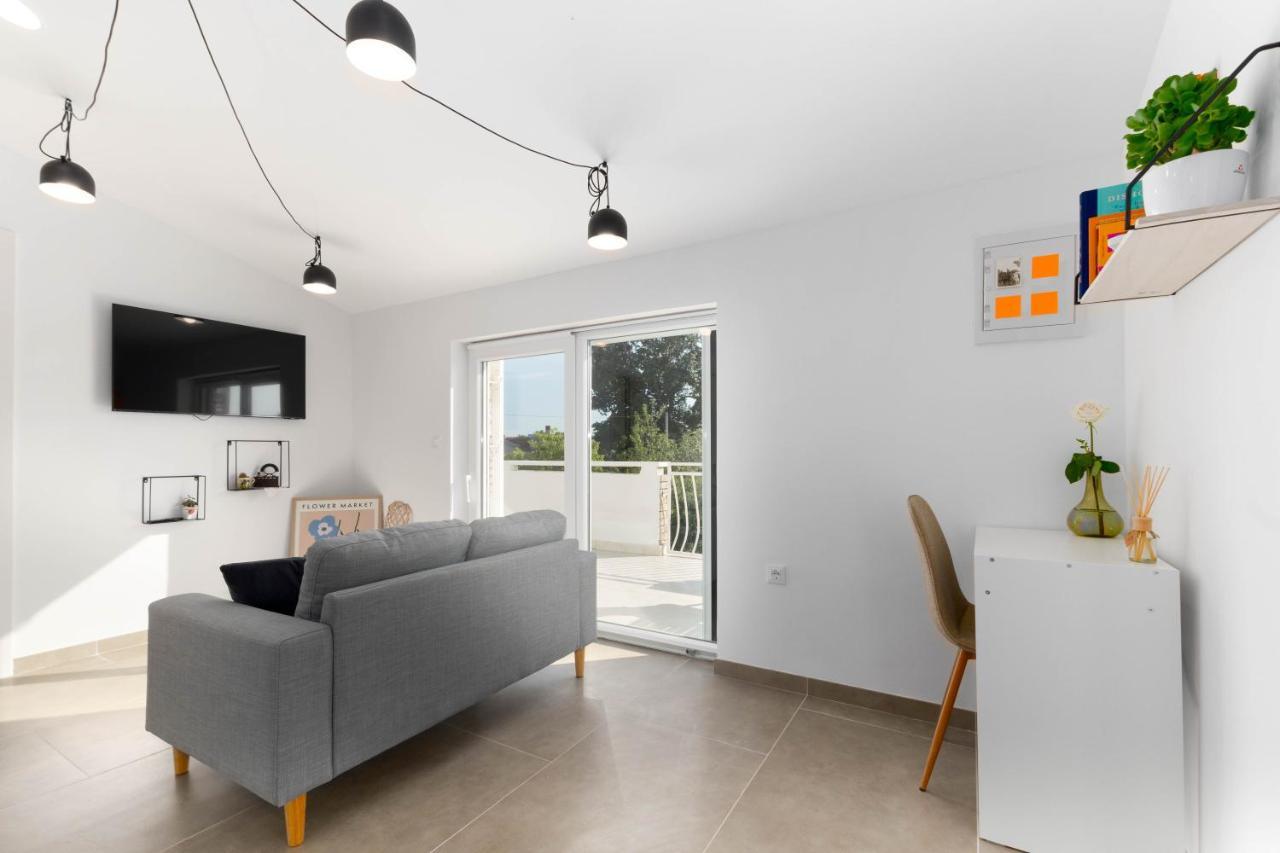 Apartment Eros Sisan Exterior photo